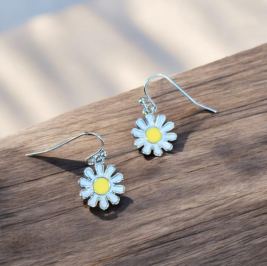 Daisy dangle earrings