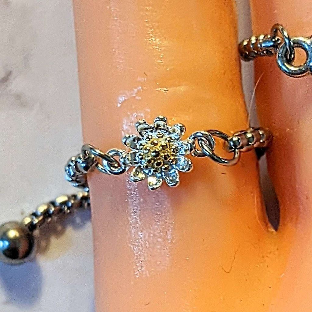 Dainty Daisy Flower Adjustable Chain Ring