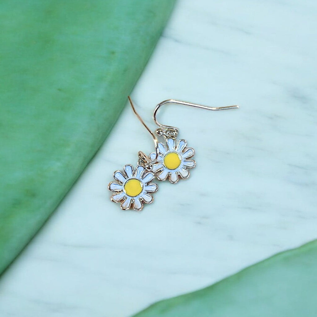 Daisy dangle earrings