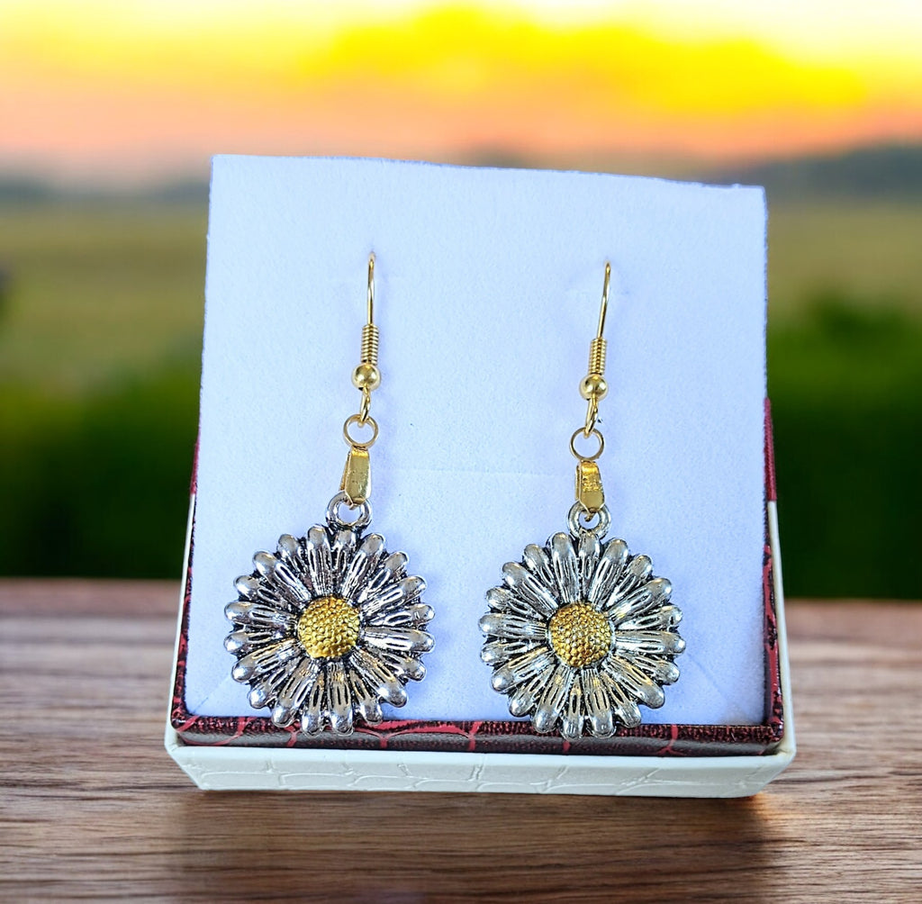 Gold Sunflower/Daisy dangle earrings