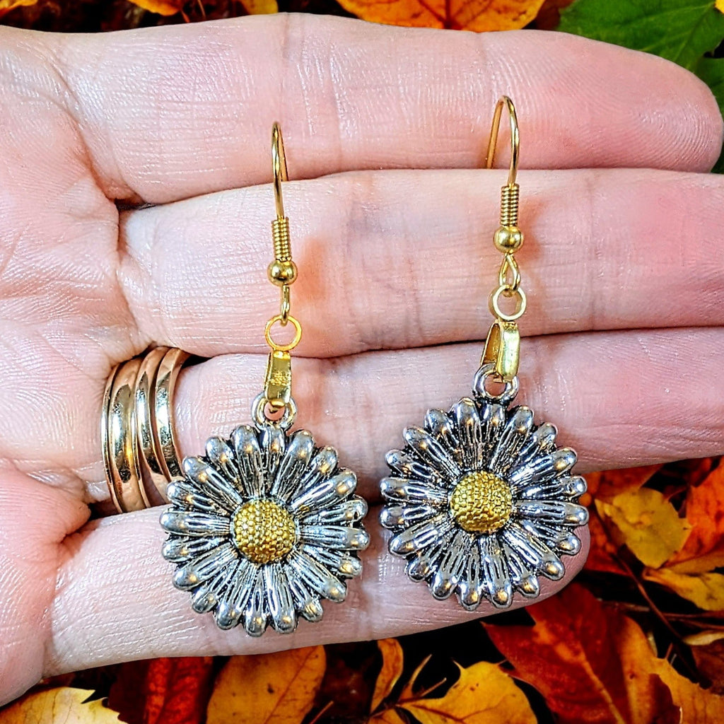 Gold Sunflower/Daisy dangle earrings