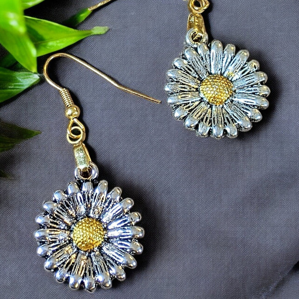 Gold Sunflower/Daisy dangle earrings