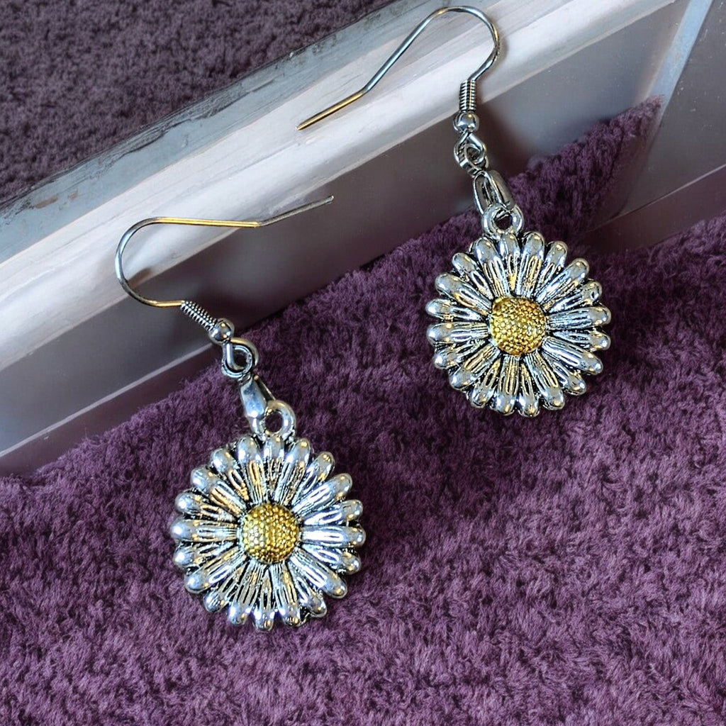 Silver Sunflower/Daisy dangle earrings