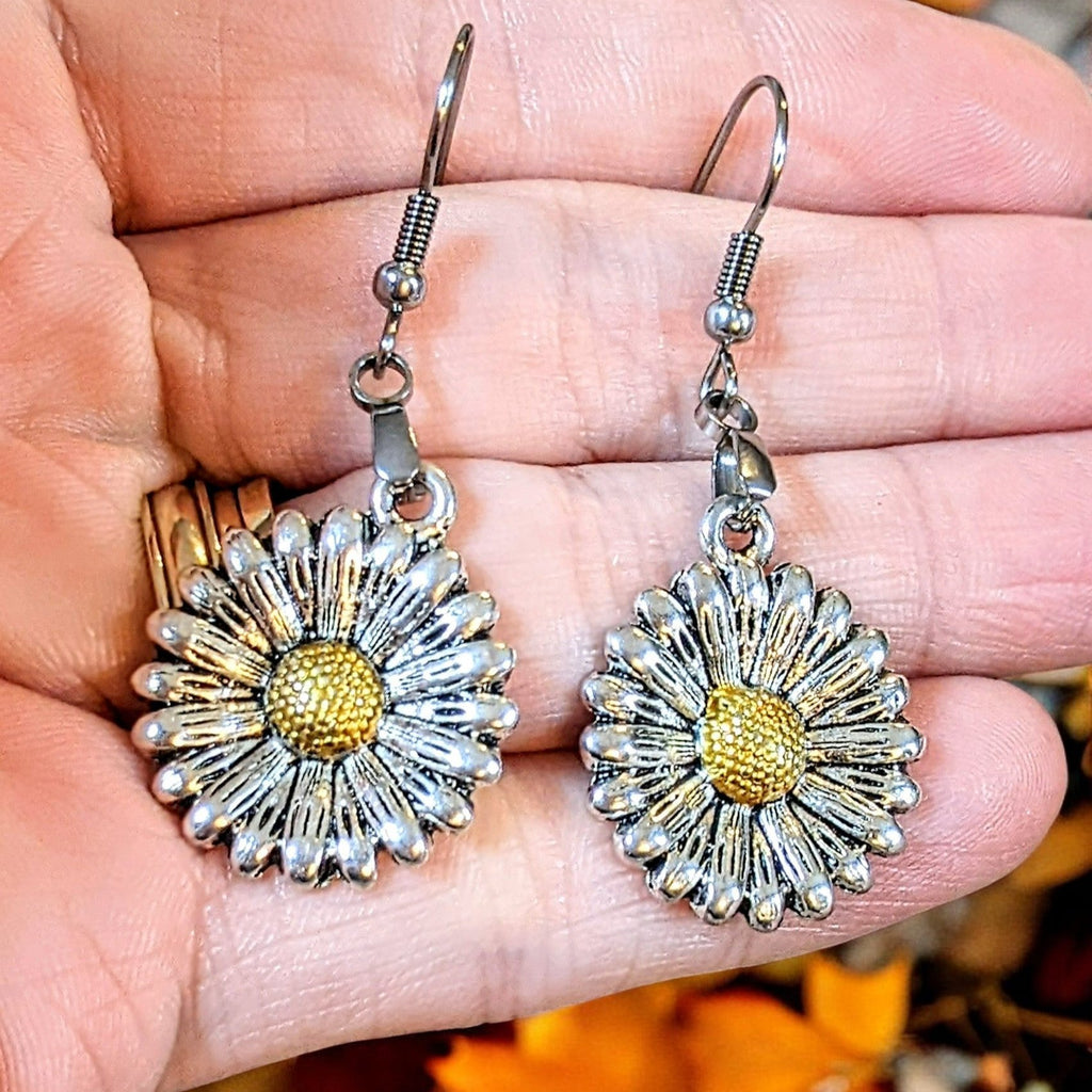 Silver Sunflower/Daisy dangle earrings