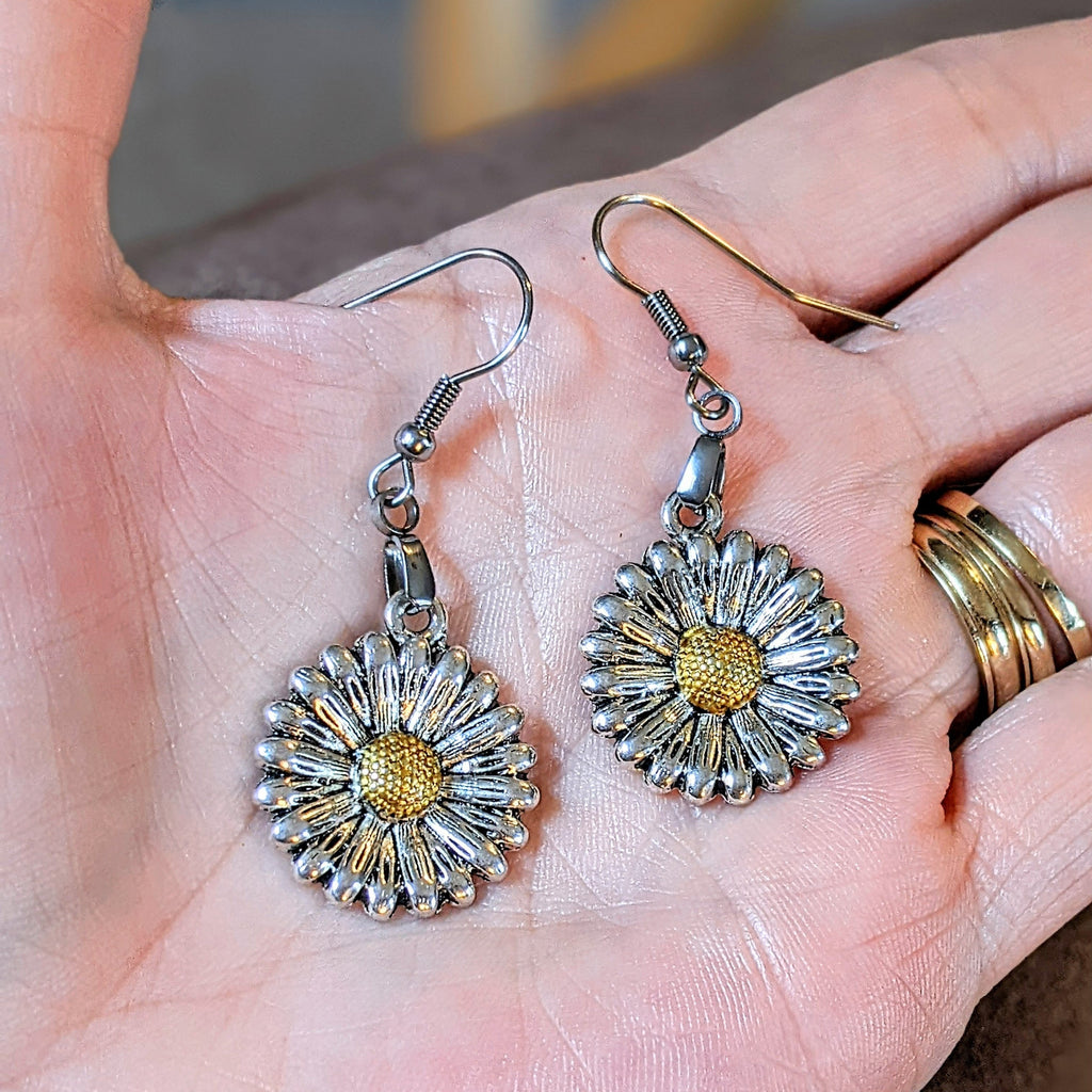 Silver Sunflower/Daisy dangle earrings