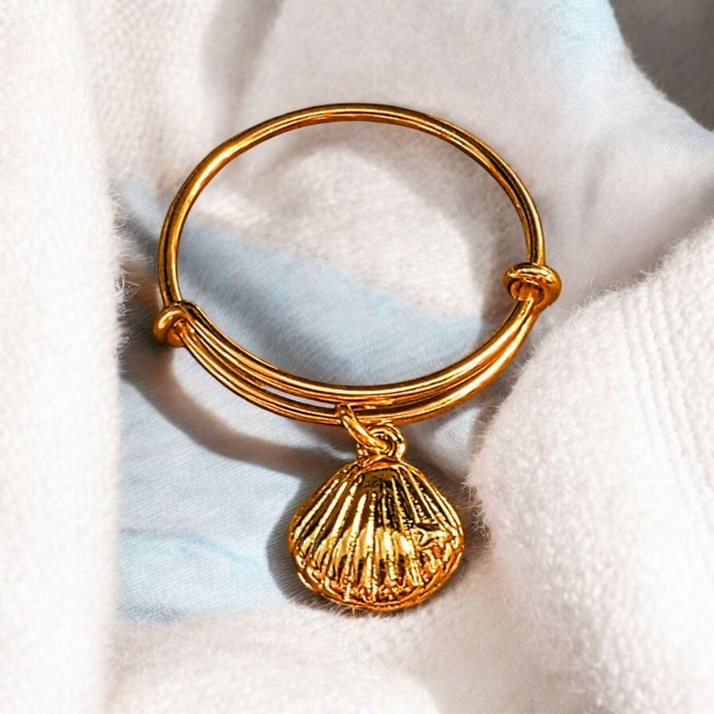 Clam Shell Expandable Charm Ring - Gold