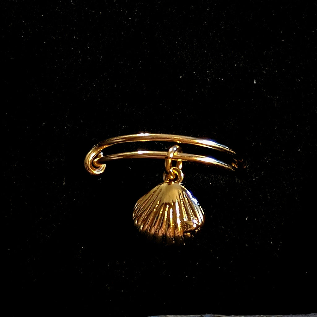 Clam Shell Expandable Charm Ring - Gold