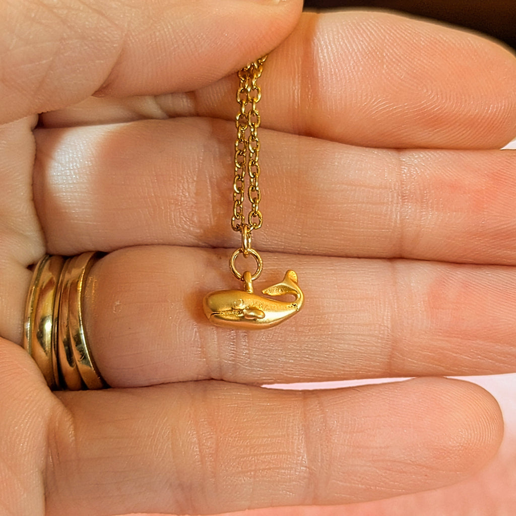 Whale necklace, Gold - 20 inch