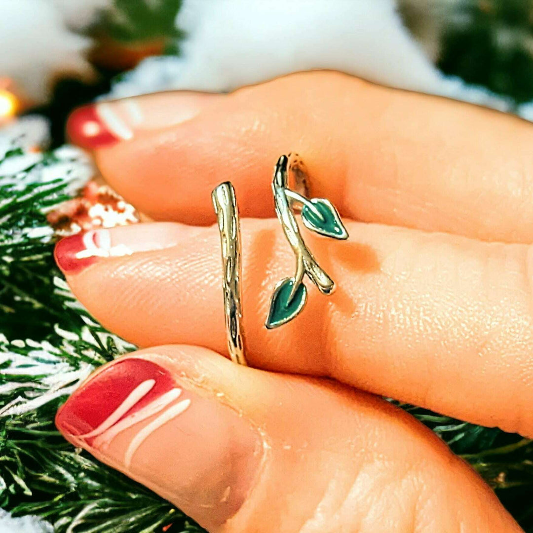 Climbing Vine Wrap Ring
