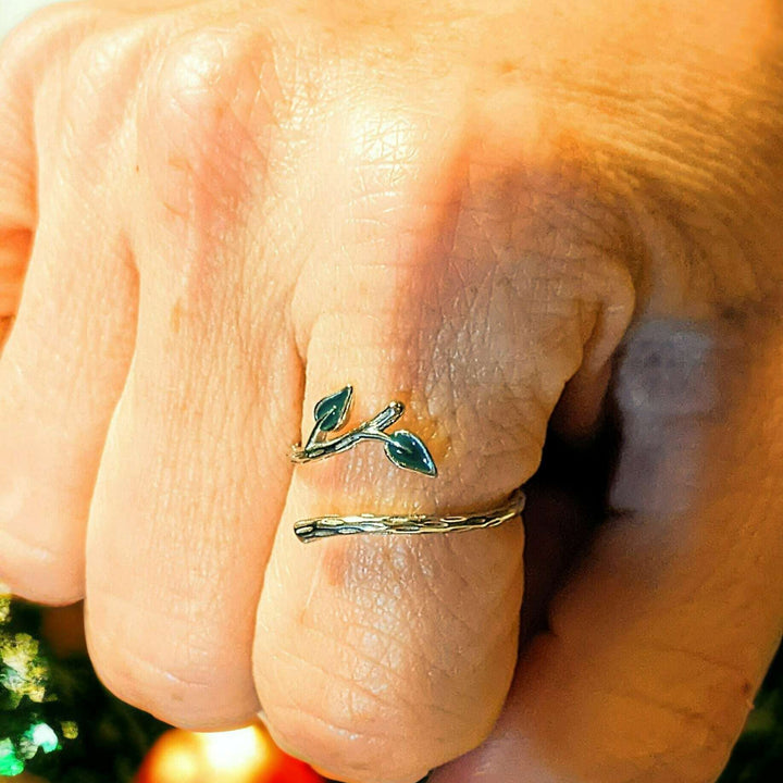 Climbing Vine Wrap Ring