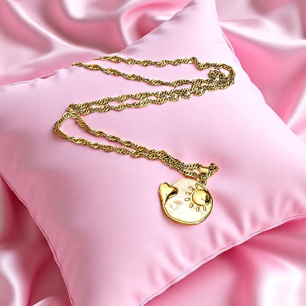 Pearl Shell Heart Sun necklace, Gold- 20 inch