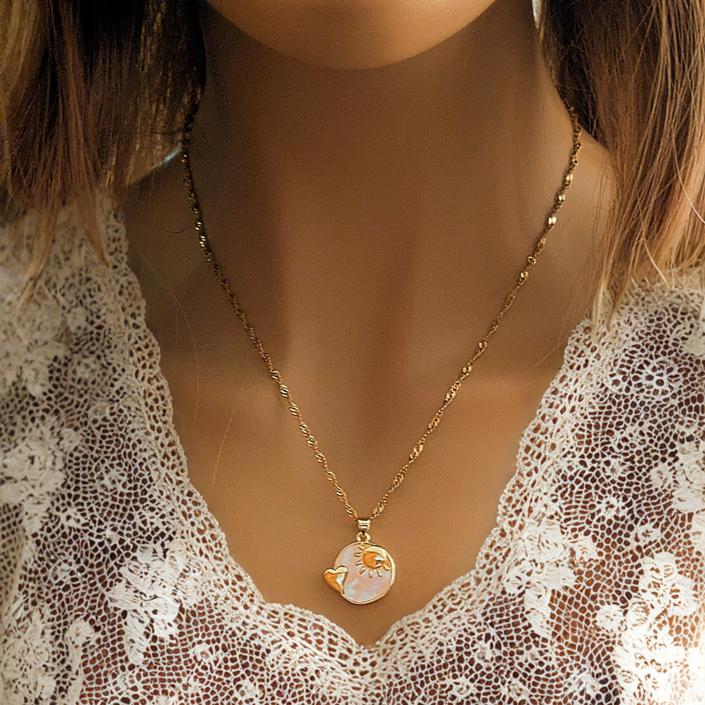 Pearl Shell Heart Sun necklace, Gold- 20 inch