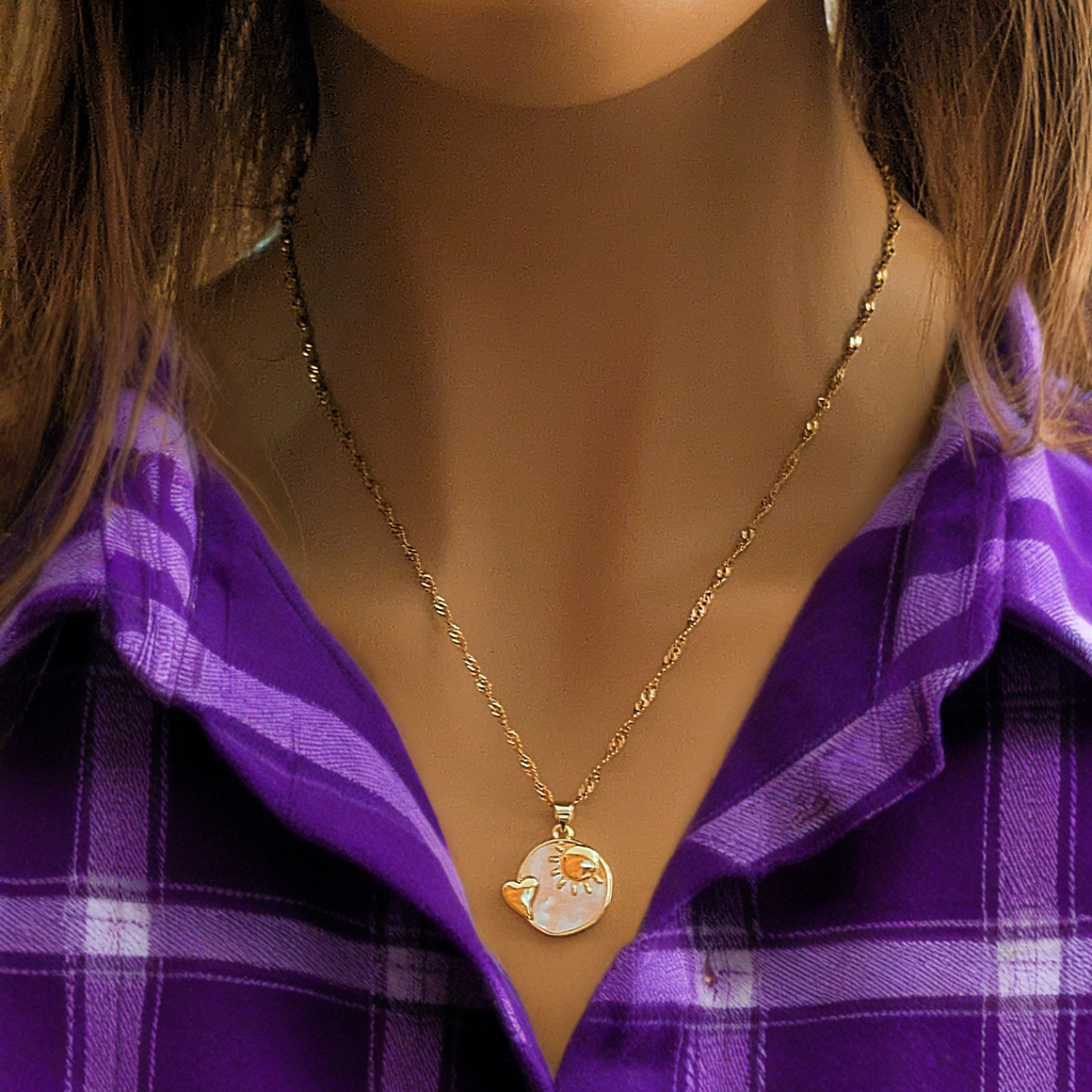Pearl Shell Heart Sun necklace, Gold- 20 inch