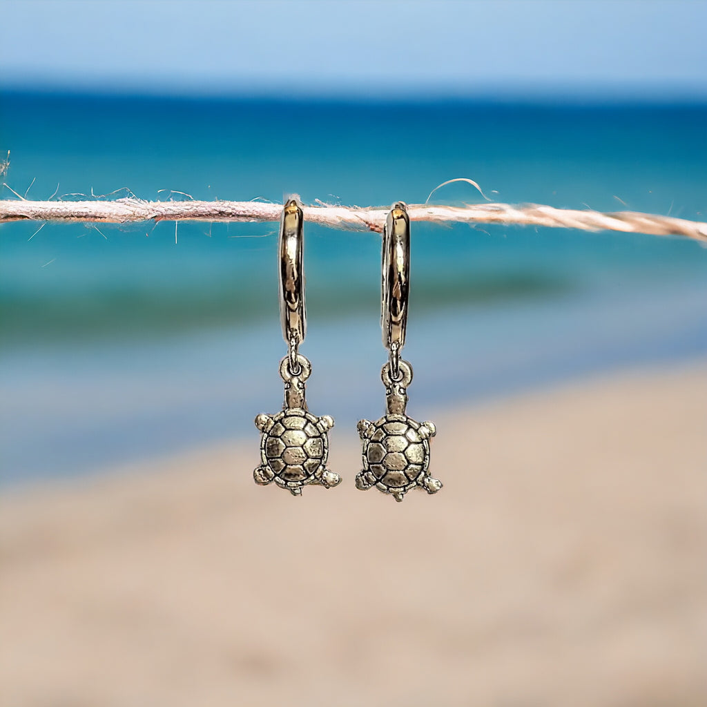 Sea Turtle Huggie Hoop earrings, 15mm Hoop Drop