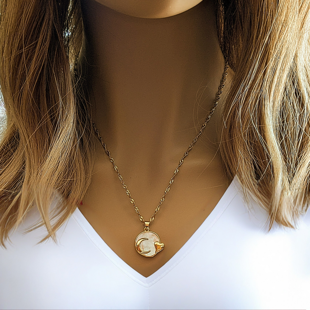 Pearl Shell Moon Heart necklace, Gold- 20 inch