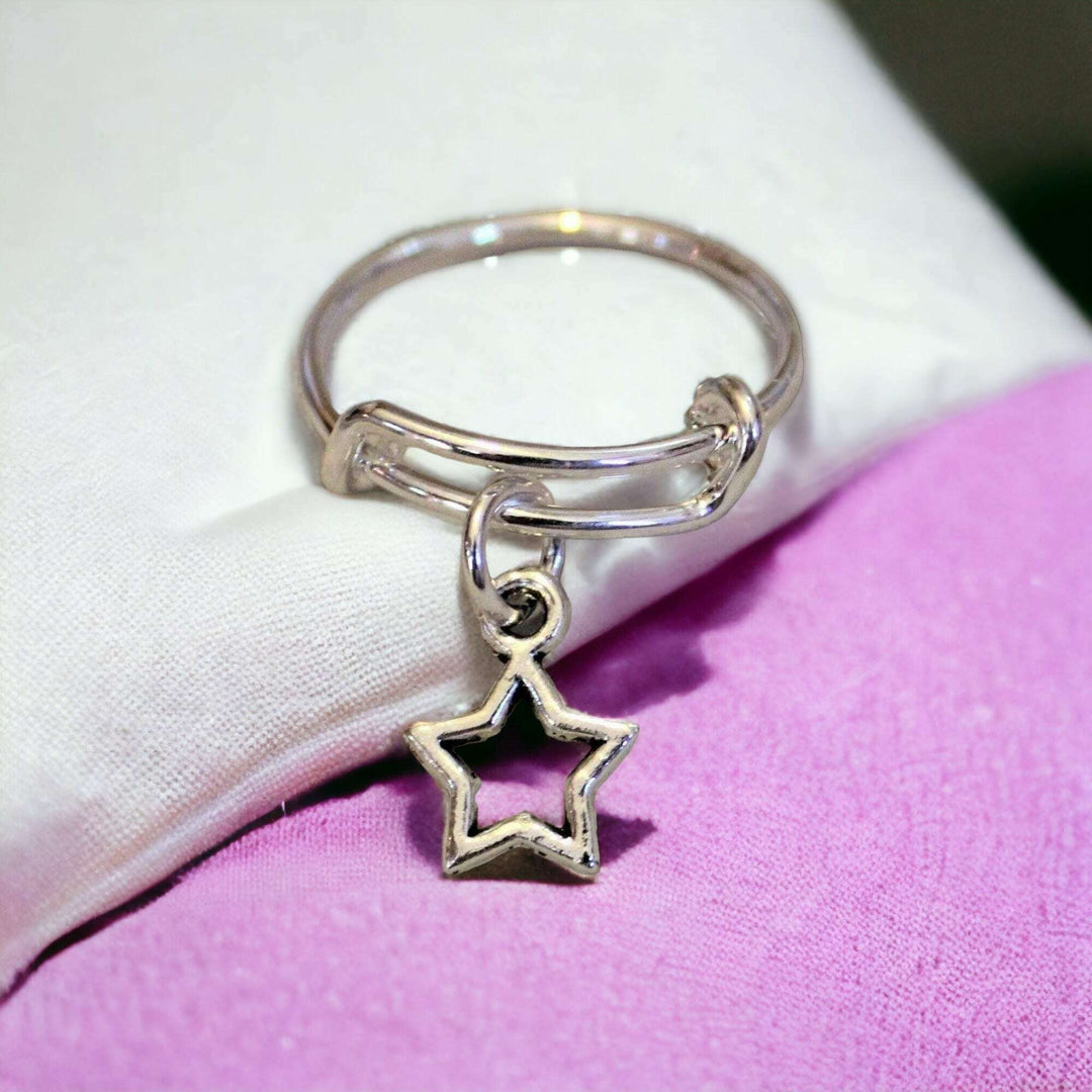 Star Expandable Charm Ring