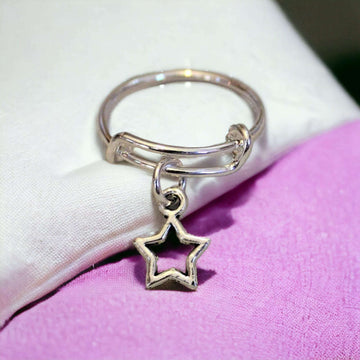 Star Expandable Charm Ring