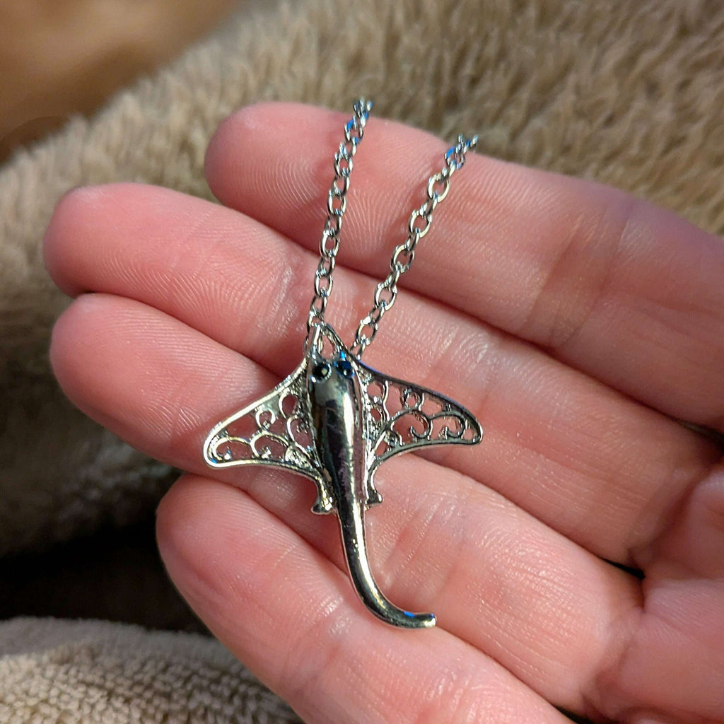 Stingray Pendant charm necklace, 18 inch