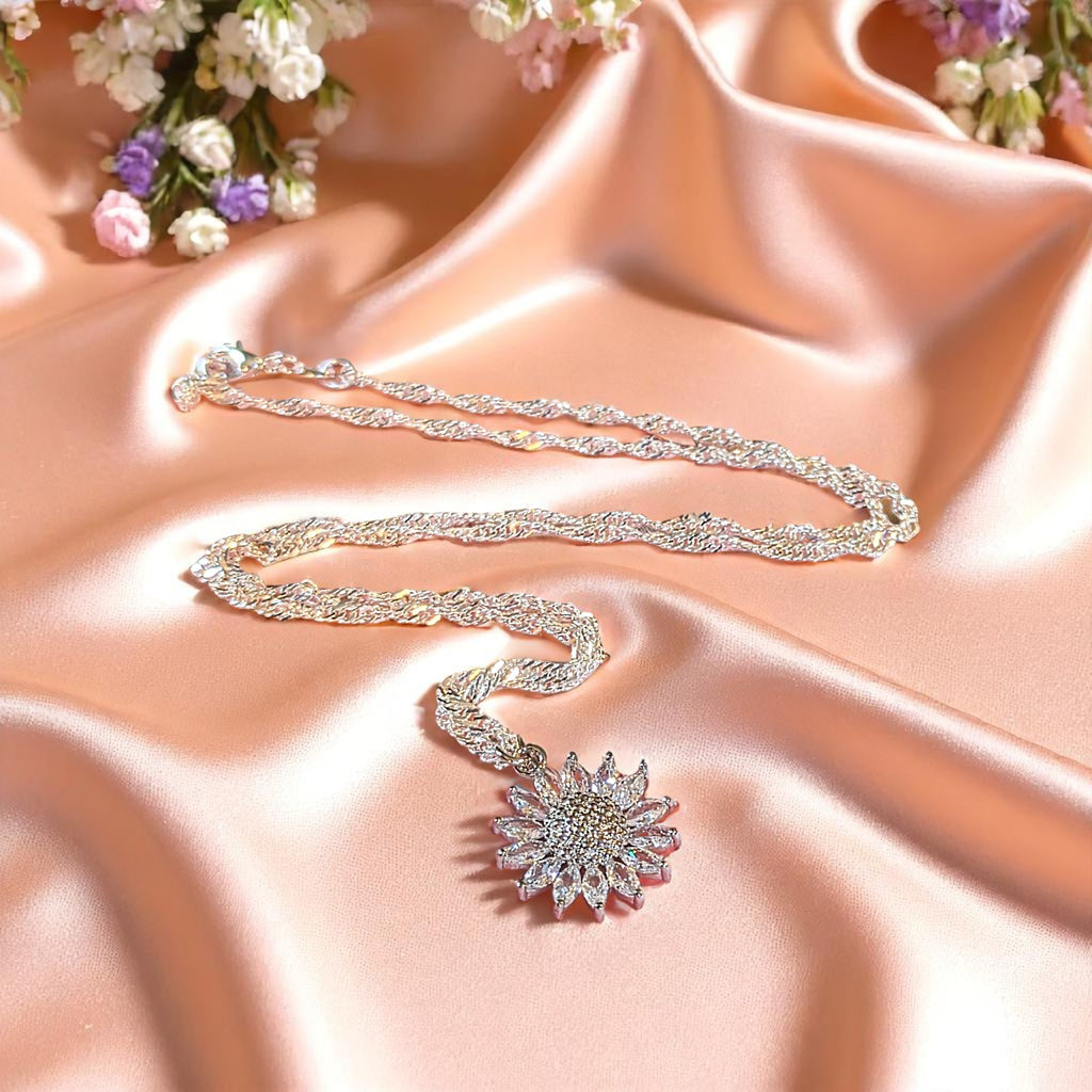 Sparkly Daisy/Sunflower necklace, Silver - 20 inch