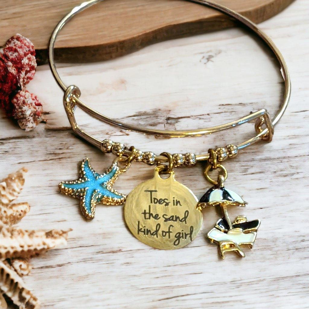 Gold Toes in the Sand Kind of Girl, Starfish Beaded bangle