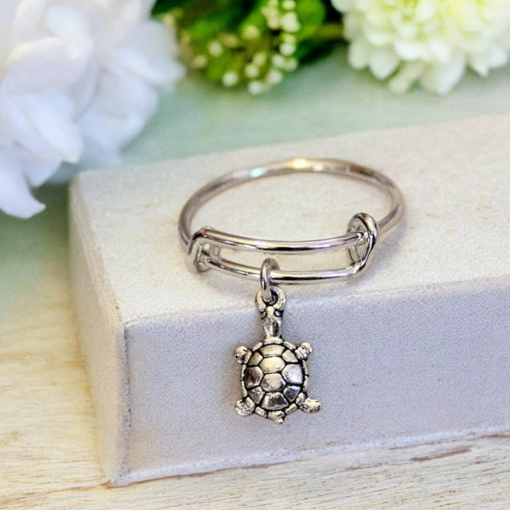 Tiny Sea Turtle Expandable Charm Ring