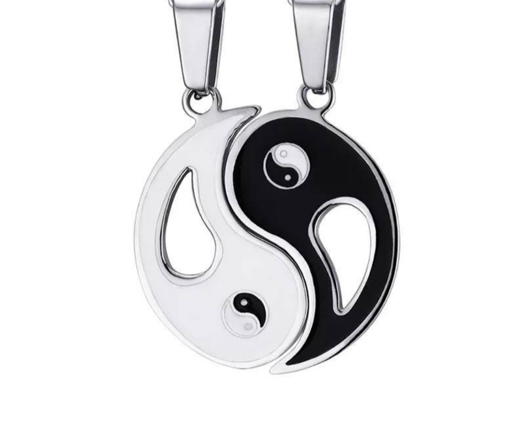 YIN and YANG faux leather Necklace Set, 22 inches black/white